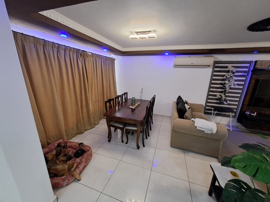 4 Bedroom Property for Sale in Britannica Heights Western Cape
